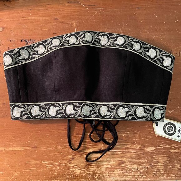 Rosewater House Carnation Embroidered Crop Top - Black & White - NWT - Picture 3 of 8